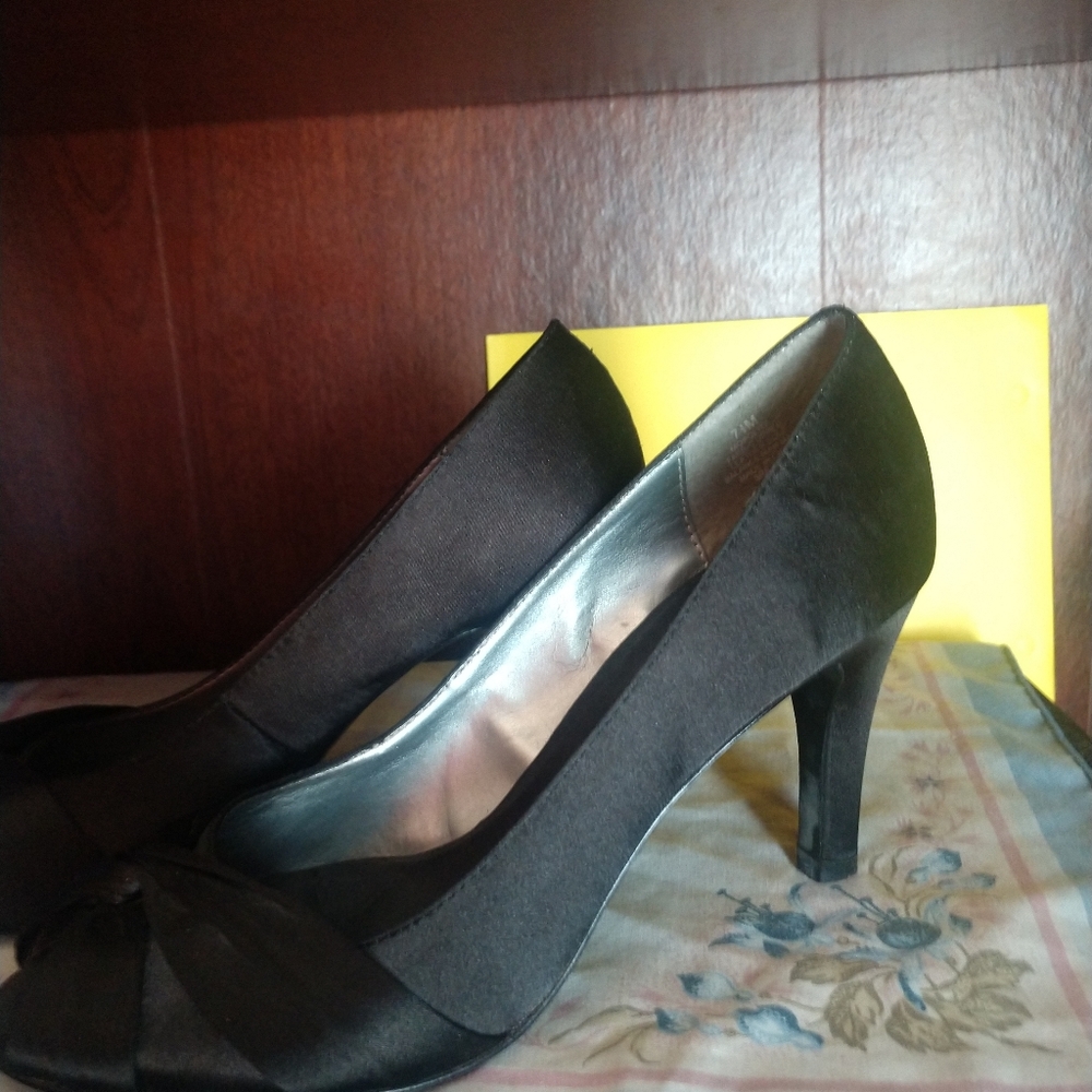 Heels - Picture 6 of 9